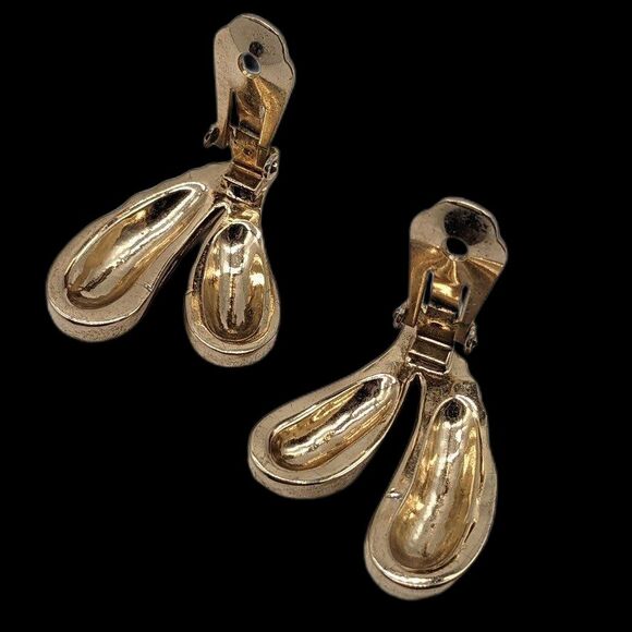 Vintage Signed Bergere Clip On Earrings - Gold Plated - Heart Shaped V Shaped - Picture 4 of 6